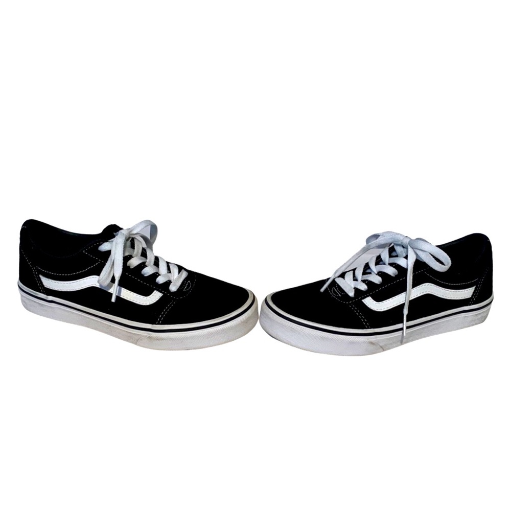 VANS Ward Low Top Black White Suede Textile  Size 6 Women’s  or youth 4